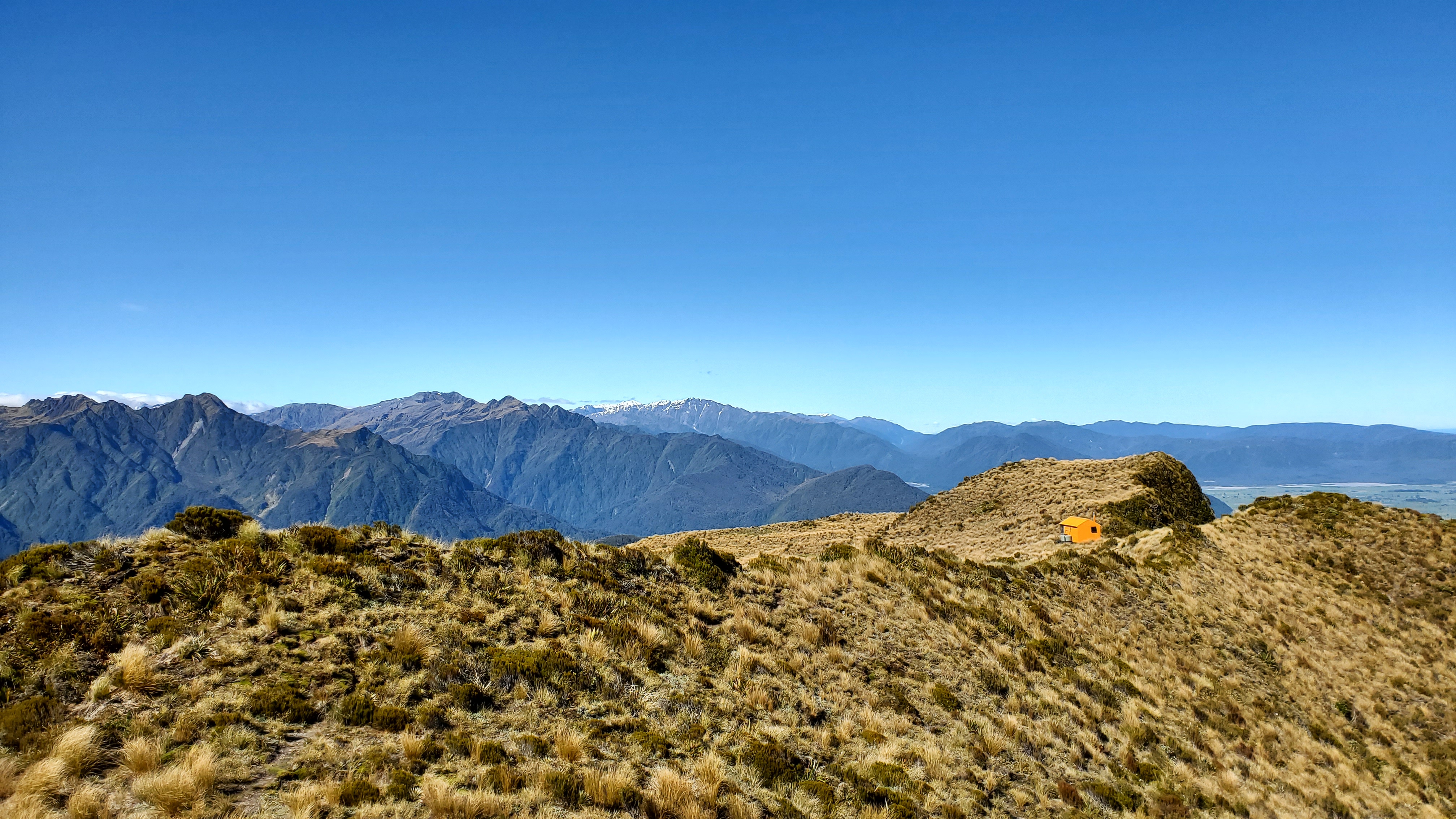 Mount Brown hut from the ridge towards the summit
