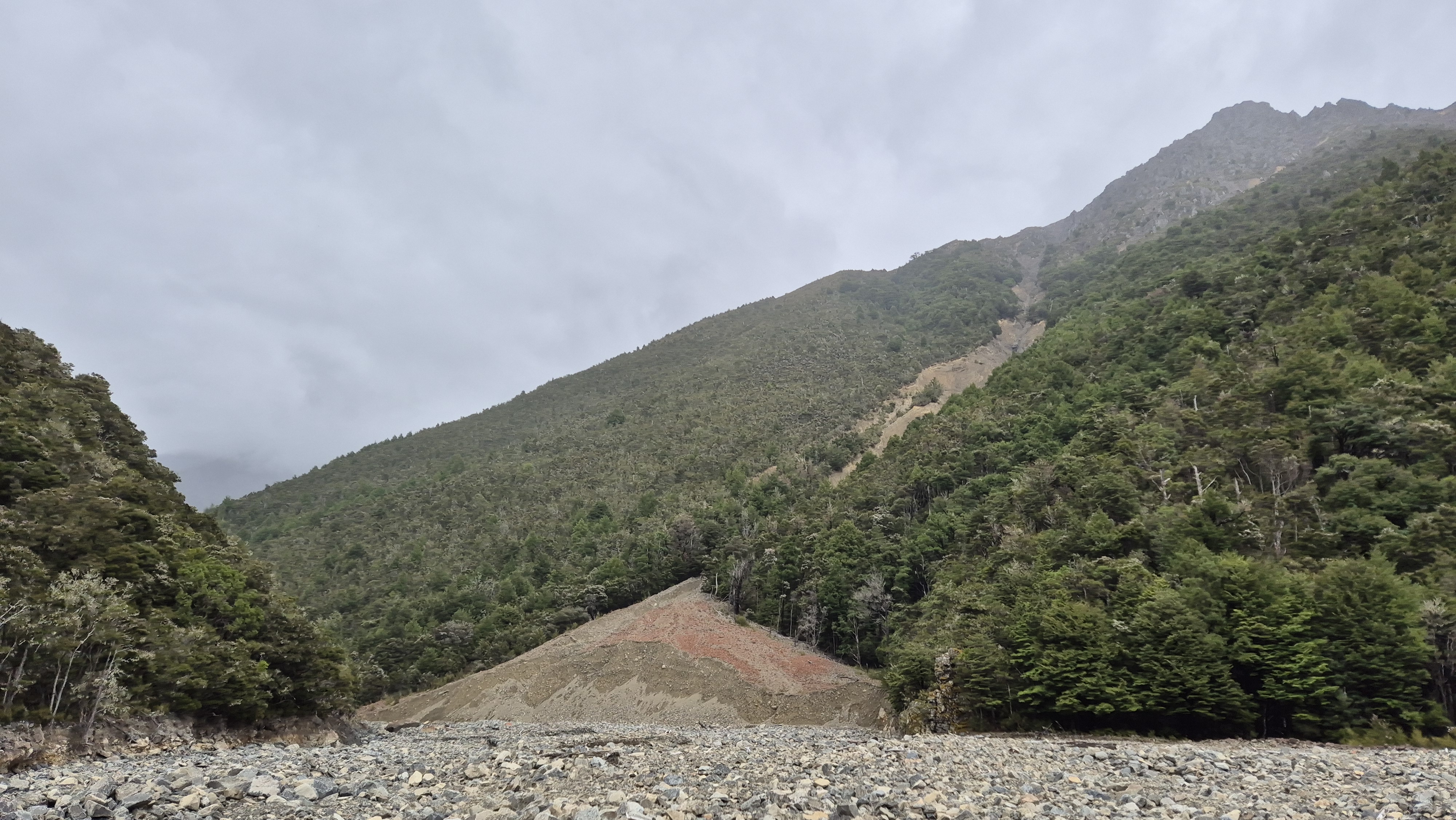 Approaching the slip on Gosling Stream towards Gosling hut