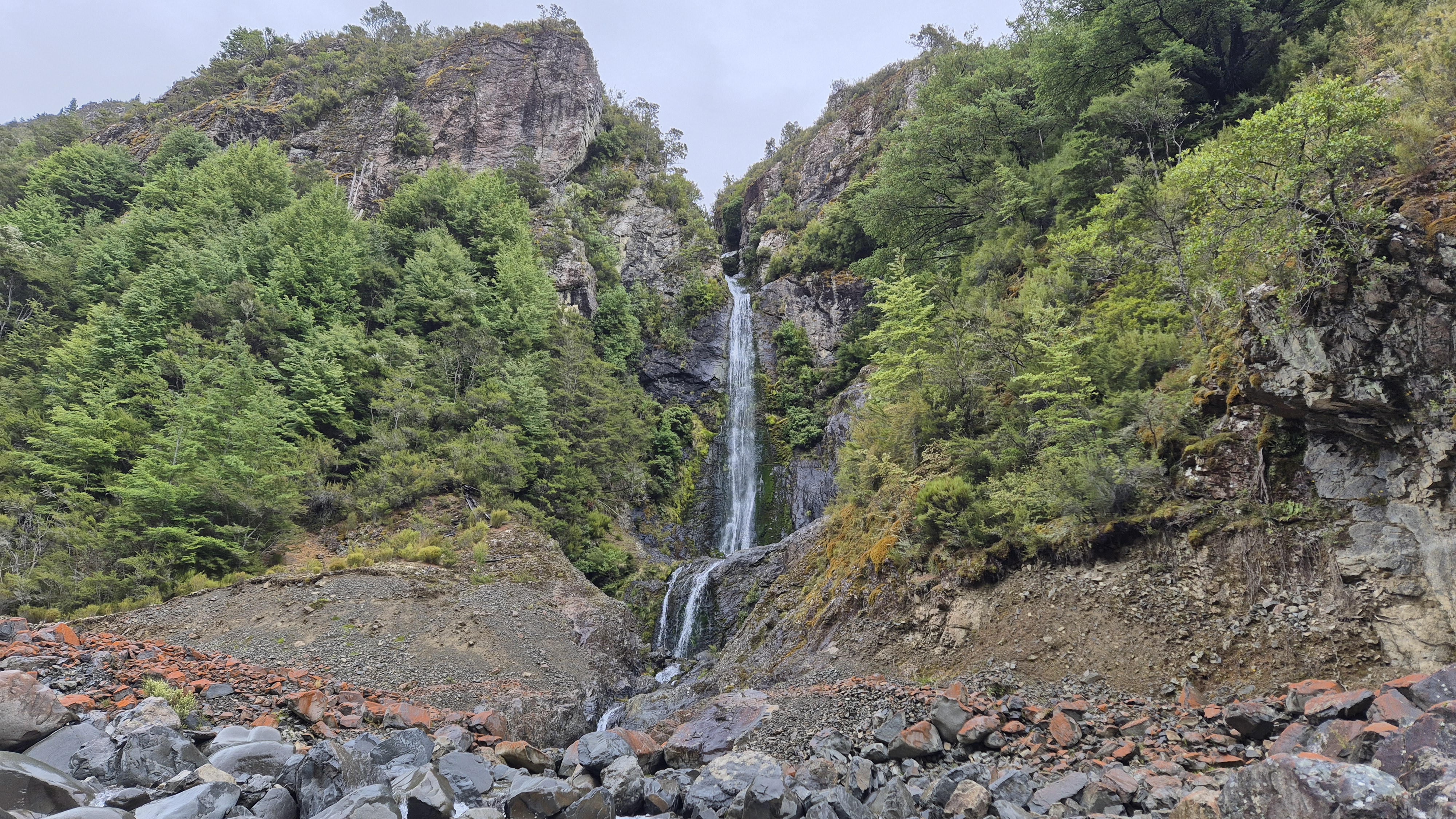 The waterfall close to Gosling Hut